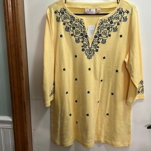 NWT- Quacker Factory Tunic style 3/4 sleeve yellow tee with floral detail- L